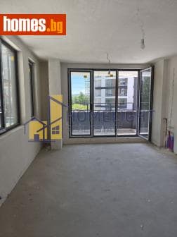 Тристаен, 103m²