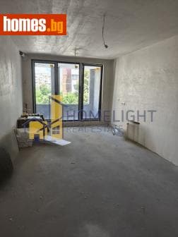 Тристаен, 113m²