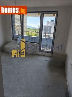 Тристаен, 113m²