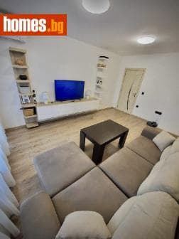 Тристаен, 85m²