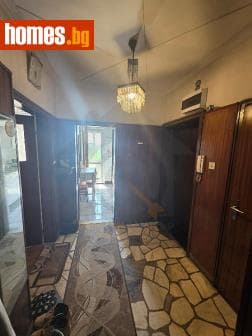 Тристаен, 83m²