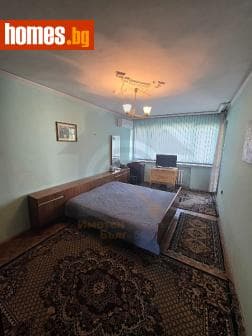 Тристаен, 83m²