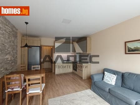 Тристаен, 85m²