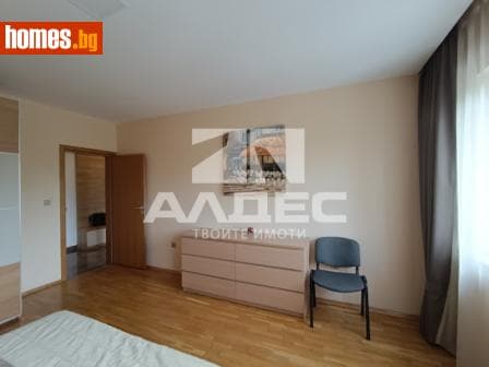 Тристаен, 85m²