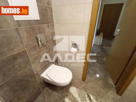 Тристаен, 85m²