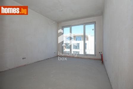 Тристаен, 110m²
