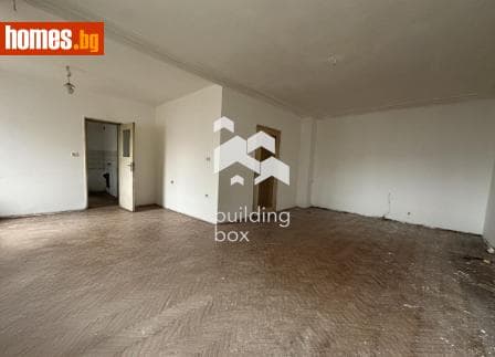 Тристаен, 98m²