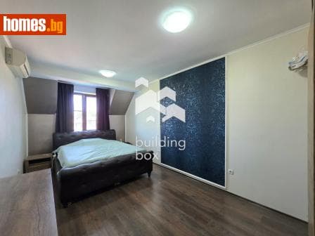 Тристаен, 109m²