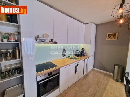 Тристаен, 91m²