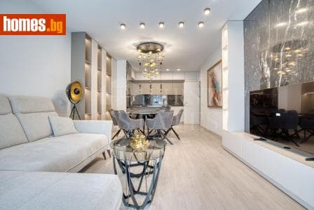 Тристаен, 128m²