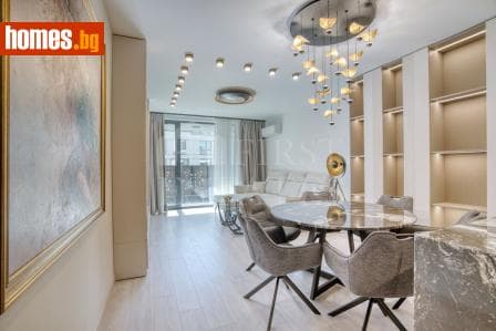 Тристаен, 128m²
