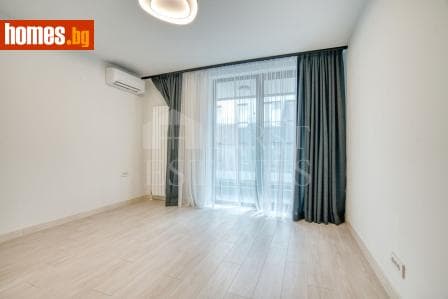 Тристаен, 128m²