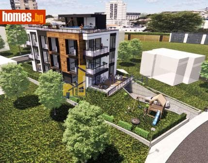 Тристаен, 208m²
