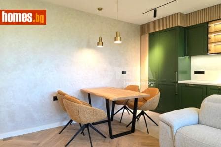 Тристаен, 85m²