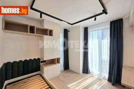 Тристаен, 85m²