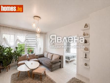Тристаен, 80m²