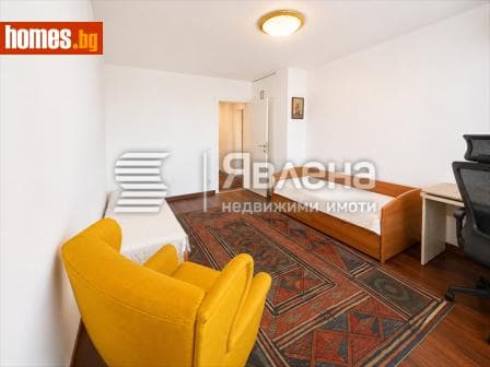 Тристаен, 120m²