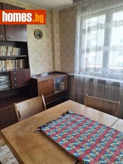 Тристаен, 93m²