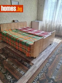 Тристаен, 93m²