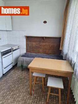 Тристаен, 93m²