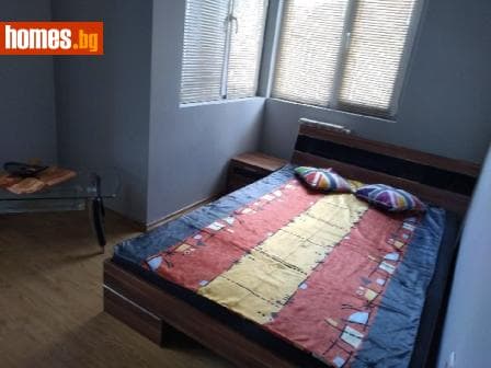 Тристаен, 104m²