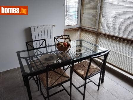Тристаен, 92m²