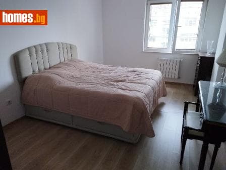 Тристаен, 92m²