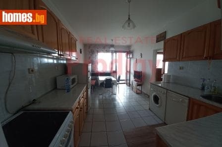 Тристаен, 121m²
