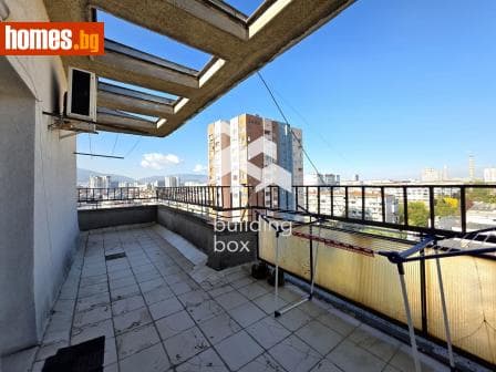 Тристаен, 65m²
