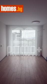 Тристаен, 102m²