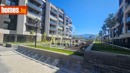 Тристаен, 102m²