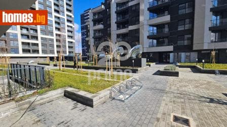 Тристаен, 102m²