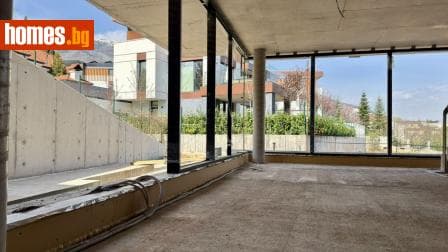 Четиристаен, 306m²