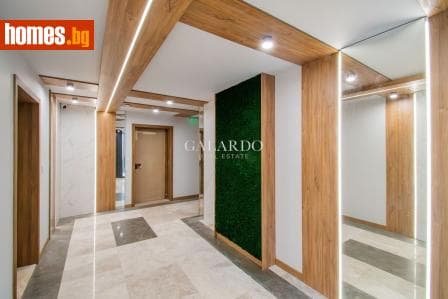 Тристаен, 112m²