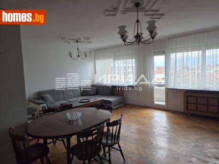 Тристаен, 106m²