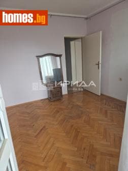 Тристаен, 106m²
