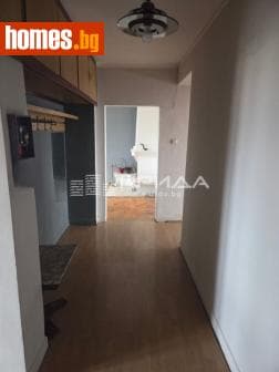 Тристаен, 106m²