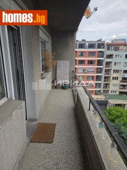 Тристаен, 106m²
