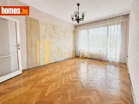 Тристаен, 85m²