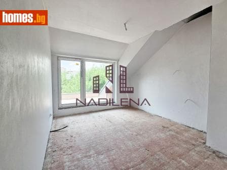 Тристаен, 132m²