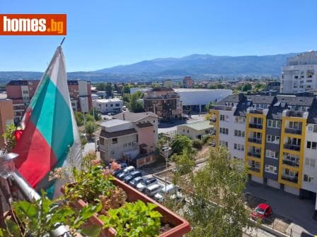 Тристаен, 119m²