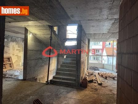 Тристаен, 121m²
