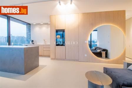 Тристаен, 128m²