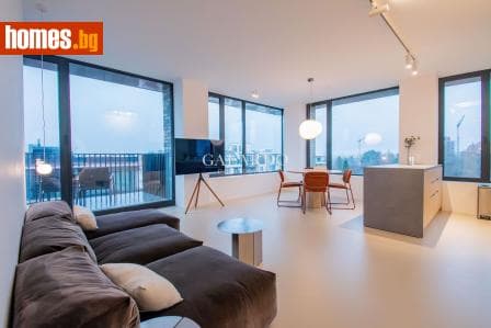 Тристаен, 128m²