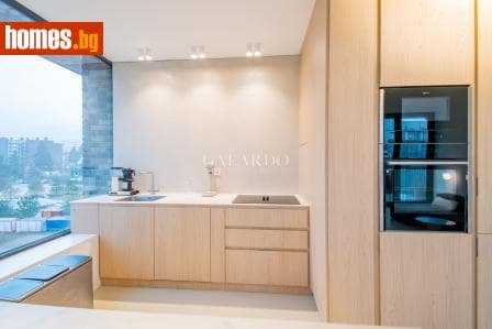 Тристаен, 128m²
