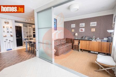 Тристаен, 140m²
