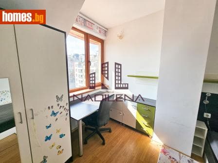 Тристаен, 75m²