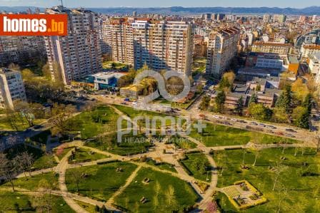 Тристаен, 125m²