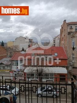 Тристаен, 79m²