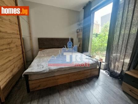 Тристаен, 79m²
